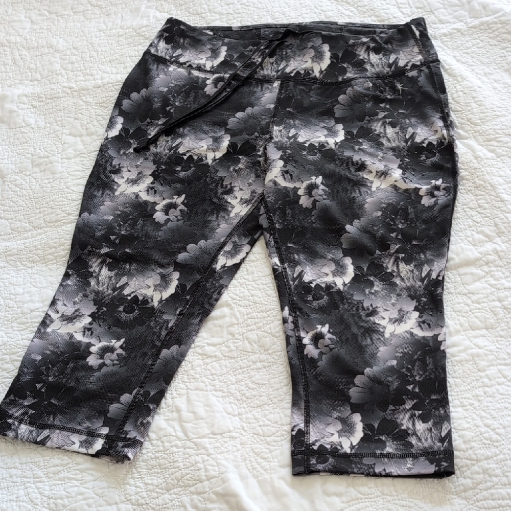 Danskin Black and Gray Floral Leggings